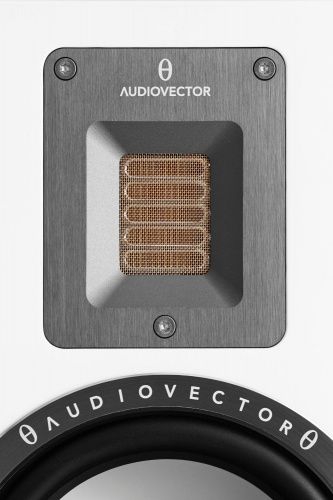 Audiovector QR Wall White Silk фото 3