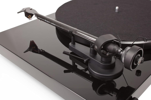 Pro-Ject Debut Carbon EVO 2M-Red High Gloss Black фото 6